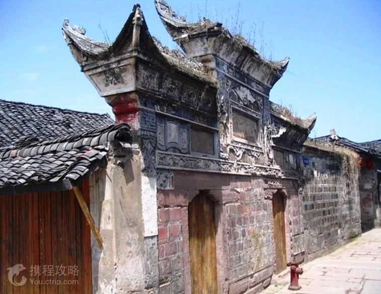 课桌椅英语怎么说-智能问答,快速解答你的疑问